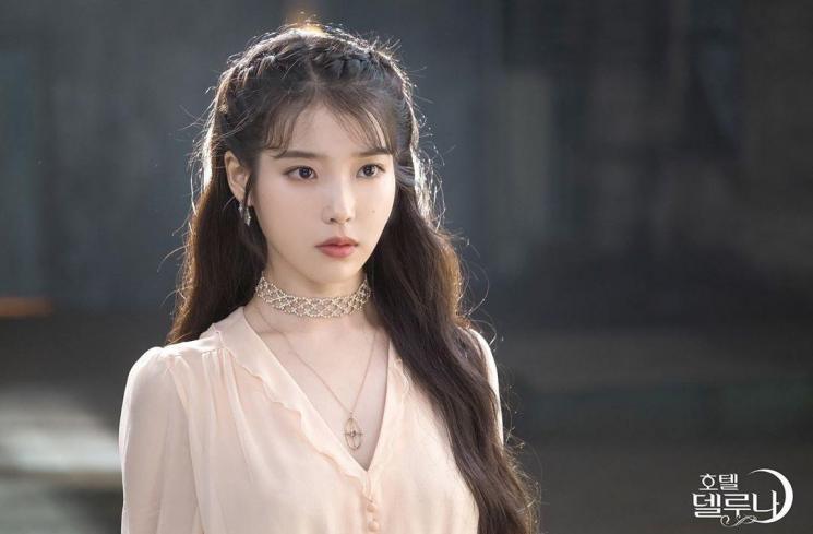 The Power of Makeup, YouTuber Ini Jadi Kembaran IU di Drama Hotel Del Luna