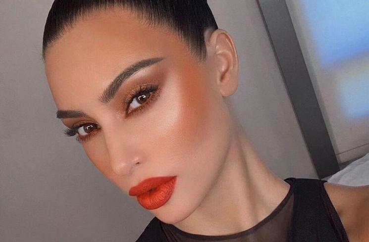 Demi Punya Perut Rata nan Kencang, Kim Kardashian Jalani Perawatan Laser Menyakitkan