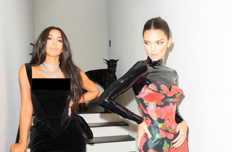 Kim Kardashian dan Kendall Jenner. (Instagram/@kendalljenner)