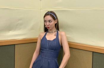 Rok Mini Nayeon TWICE Terlihat Robek, Ternyata Ini yang Terjadi