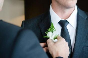 Terlalu Banyak Gaya, Aksi Pengantin Pria Mabuk saat Menikah Jadi Sorotan