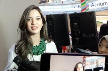 Dibilang Salah Kostum, Begini Outfit Nia Ramadhani ke Pasar