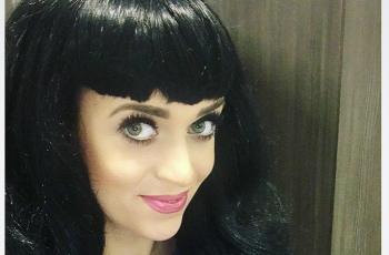 Mirip Katy Perry, Wanita Ini Justru Alami Hal Menyedihkan