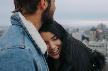 Sudah Mantap, 5 Tanda Pasangan Siap Berkomitmen dalam Hubungan Asmara