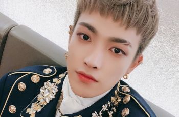 Tonjolkan Warna Kuteks di Kelingkingnya, Idol Kpop Ini Punya Pesan Mulia
