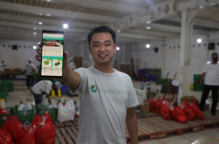 Founder & CEO Eden Farm, David S Gunawan mengungkapkan, pihaknya menyediakan layanan WhatsApp Otomatis 0821 8088 5970 serta merilis Aplikasi Eden Farm (Android) dan aktif di marketplace Tokopedia, Shopee, dan Blibli. (Istimewa/Eden Farm)