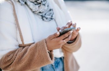 Dulunya Diejek Jelek dan Hitam, Kisah Cinta Wanita Ini Sukses Bikin Iri