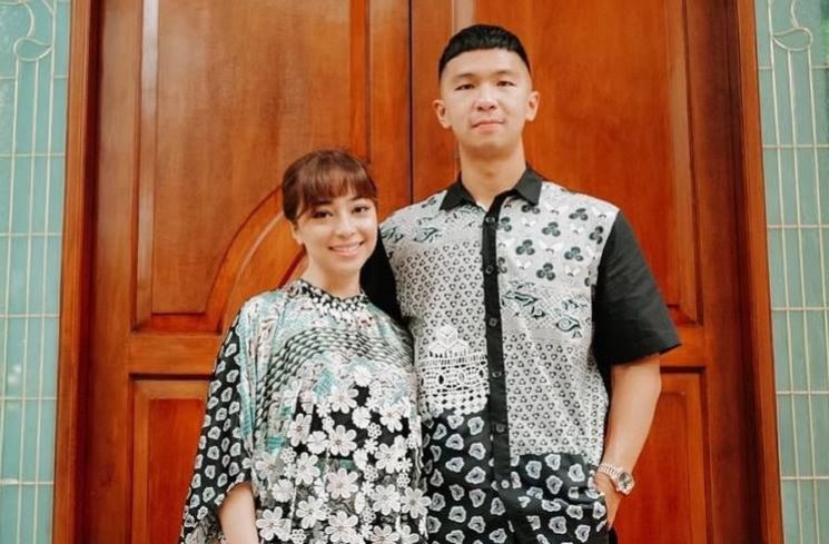 Nikita Willy dan suami, Indra Priawan. (Instagram/@nikitawillyofficial94)