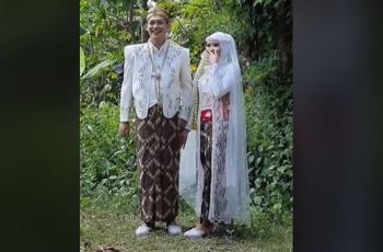 Foto Pernikahan Pasangan Ini Viral, Tak Kalah Kece Meski Tanpa Dekorasi