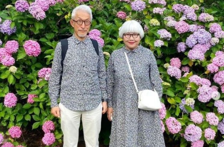 Pasangan Kakek Nenek Pakai Baju Couple Setiap Hari (instagram.com/bonpon511)