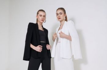 Rilis Koleksi Bernuansa Hitam Putih, Lini Fesyen Ini Punya Pesan Menyentuh