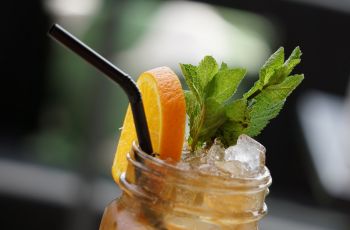 Tes Kepribadian: Apa yang Kamu Lakukan saat Melihat Minuman Seseorang Diracuni?