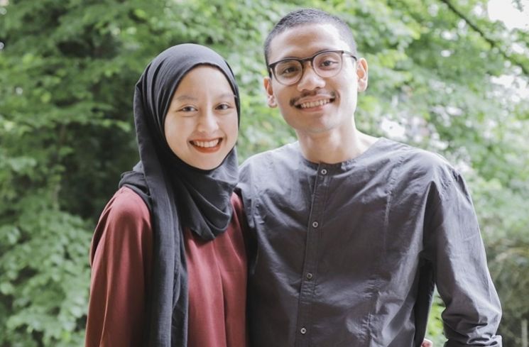 YouTuber Gita Savitri Devi dan suami, Paul Andre Partohap. (Instagram/@gitasav)