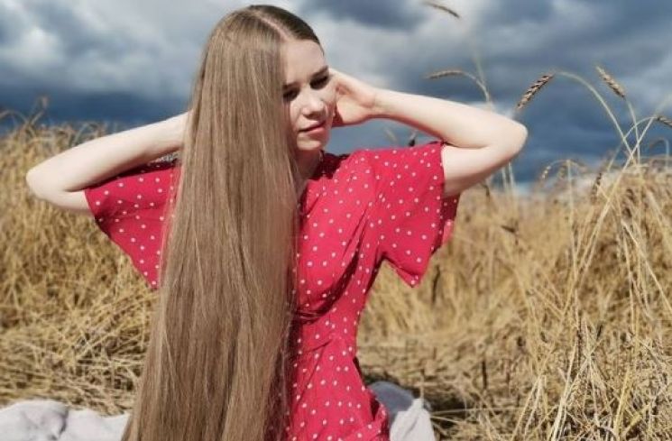 Potret Wanita Mirip Rapunzel, Tak Pernah Potong Rambut sejak Umur 5 Tahun