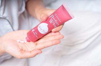 Praktis Minimalis, Produk Pembersih Wajah Ini Buat Kulit Cerah Merona Alami