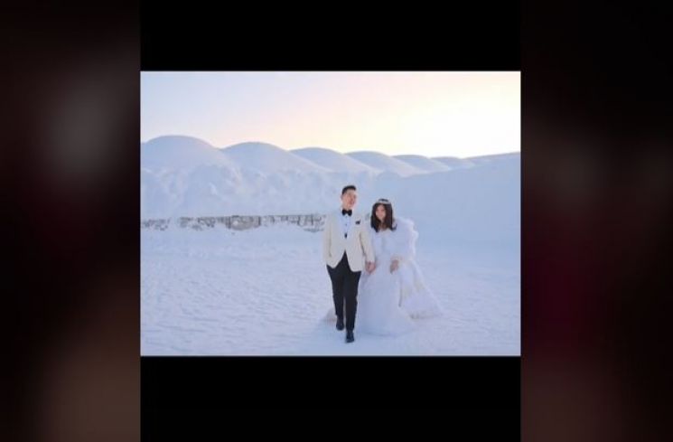 Viral Pasangan Indonesia Pertama Menikah di Kutub Utara (tiktok.com/@yohanesrobertoshan)