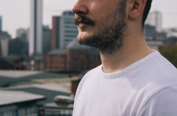 Unik! Brand Ini Bikin Jas Berbahan Kumis Pria, Begini Proses Pembuatannya
