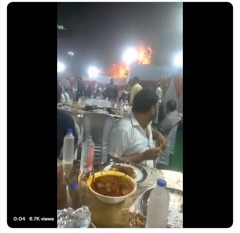 Santai Banget, Pria Ini Malah Asyik Makan saat Venue Pernikahan Kebakaran (twitter.com/fpjindia)