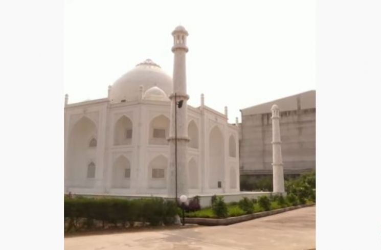 Pria India Bangun Replika Taj Mahal untuk Istri (youtube.com/Al Jazeera English)