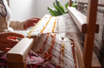 4 Tips Merawat Kain Tenun, Begini Caranya agar Tidak Mudah Rusak