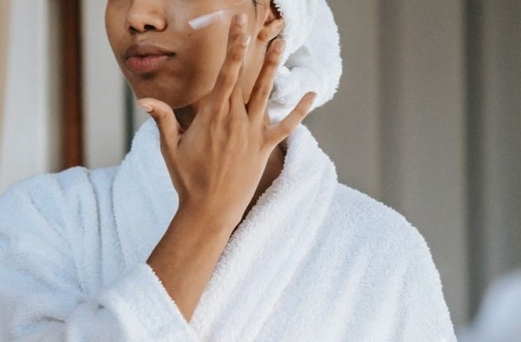 Cara Memilih Skincare untuk Kulit Sensitif, Perhatikan 3 Perkara Ini