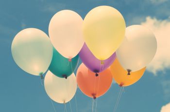 Pria Beristri Ini Punya Ketertarikan Unik, Sudah 50 Tahun Jatuh Cinta dengan Balon