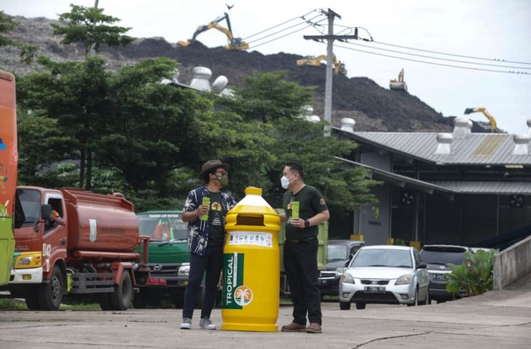 Tropical menyediakan tempat sampah di 50 titik pada sejumlah apartemen, perumahan, perkantoran, fasilitas umum di DKI Jakarta untuk membantu penangangan daur ulang. (Istimewa)