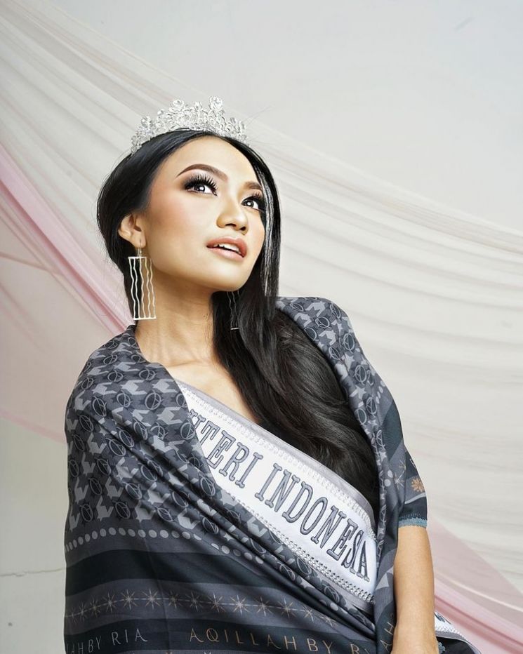 Aqillah by Ria mendukung Puteri Indonesia Sumatera Barat 2022 yang berkomitmen mengajak sesama perempuan untuk saling menginspirasi. (Instagram/@aqillahbyria)