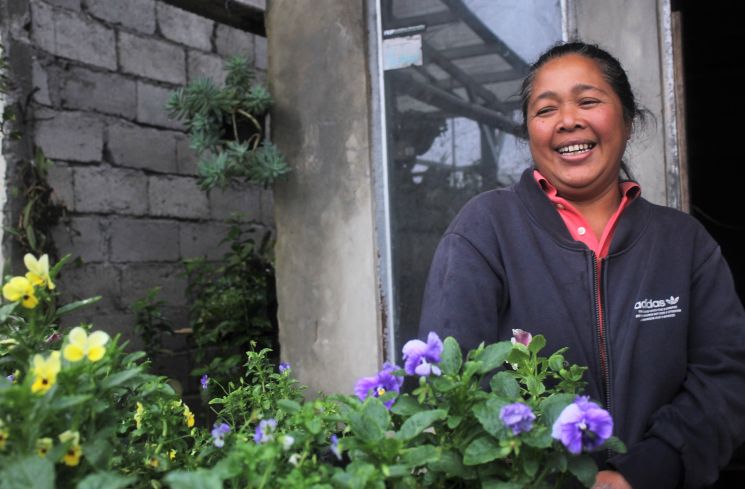 Ibu Suyamti, Penjual Edible Flower & Mitra Amartha Asal Semarang, Jawa Tengah.