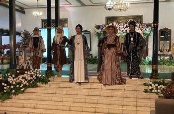 Rayakan Hari Kartini, Royal Ambarrukmo Yogyakarta Gelar Fashion Show Busana Muslim dari Batik