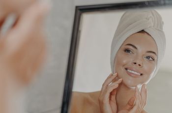 Ini Serum Terbaik untuk Lindungi Kulit dari Penuaan Dini