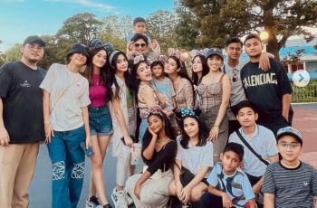Resmi Menikah, Pratama Arhan dan Azizah Salsha Liburan ke Disneyland Tokyo Bareng Bestie