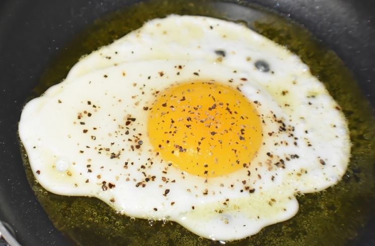 Sajian telur mata sapi (Pixabay/Ray Shrewsberry)
