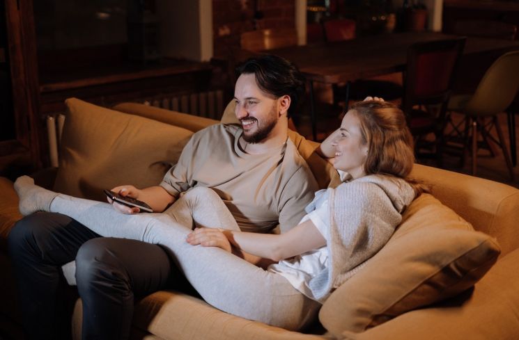 4 Tips Bercinta di Sofa, Begini Caranya agar Semakin Mesra dengan Pasangan