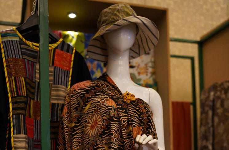 6 Inspirasi Gaya Batik untuk Momen Formal hingga Kasual