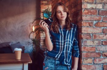 Tips Padu Padan Outfit Flannel, Lakukan Ini agar Gayamu Tidak Terlihat Membosankan