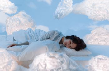 Nggak Cuma Bikin Tubuh Rileks, Yuk Kepoin Apa Saja Manfaat Tidur Nyenyak bagi Kesehatan?