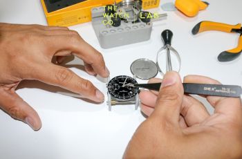 5 Cara Bikin Jam Tangan Tetap Awet, Harus Service Rutin?