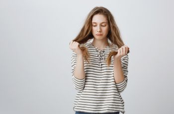 6 Tips Perawatan Rambut Kering, Bisa Dilakukan di Rumah