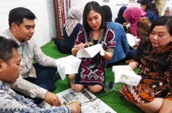 Serunya Belajar Membatik Bareng Accor Greater Jakarta, Harus Sabar dan Telaten