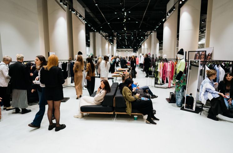Jenama Lokal Ini Bikin Bangga, Pamerkan Koleksi di B2B Showroom BRICS+ Fashion Summit