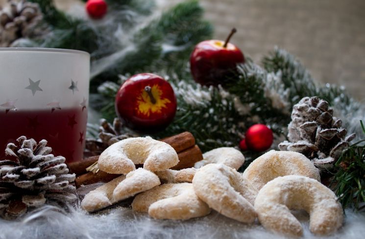 Ilustrasi kue putri salju untuk momen Natal (Pixabay/5598375)