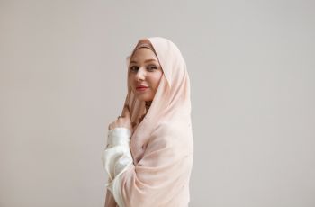 6 Tips Glam Makeup untuk Lebaran, Cantiknya Tetap Natural
