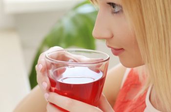 Suka Minuman Kolagen? Ini Kandungan yang Paling Bermanfaat untuk Kulit