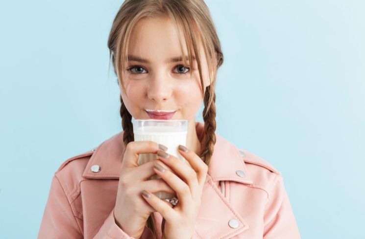 5 Arti Mimpi Minum Susu: Kalau Rasa Cokelat, Apa Maknanya?