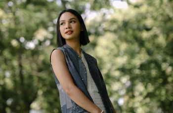 Suka Pakai Baju Nuansa Retro, Andien Aisyah: Bikin Tambah Semangat!