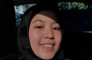 5 Potret Anak Desy Ratnasari dan Sammy Hamzah yang Sudah Jadi Mahasiswi, Cantik Banget!