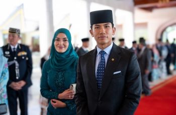 Cantiknya Anisha Rosnah Tampil Berhijab ke Publik Usai Menikah