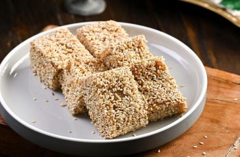 Resep Dodol Wijen Sagu, Camilan Manis Temani Momen Imlek!