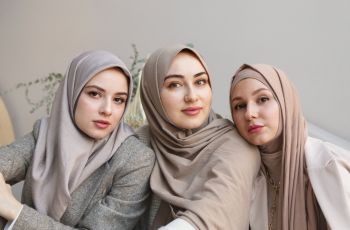 Bocoran Tren Warna Baju Lebaran 2024, Hijau Sage Masih Zaman?